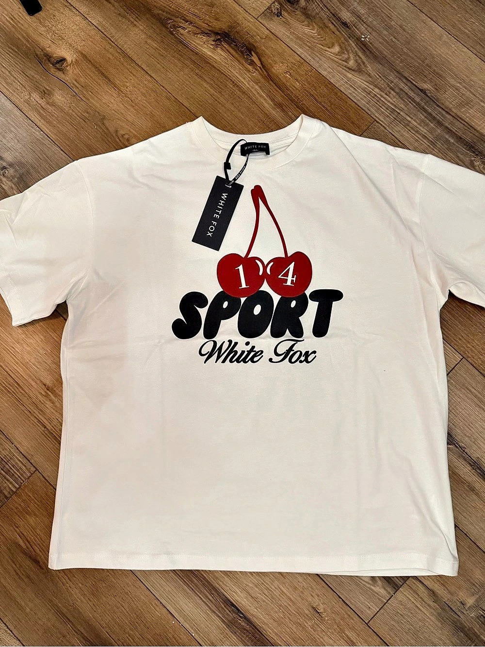 White Fox Sport White Fox T-Shirt Graphic Tee in White Size XS NWT